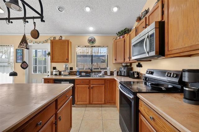 562 HASSOCKS LOOP, Lake Mary, FL 32746