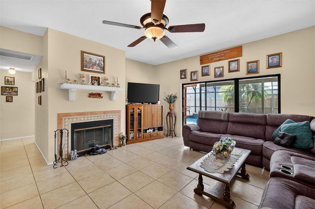 562 HASSOCKS LOOP, Lake Mary, FL 32746