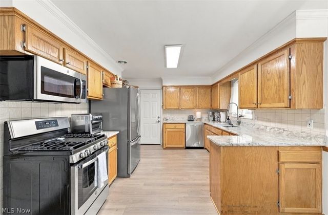 5988 Louis Drive, North Olmsted, OH 44070