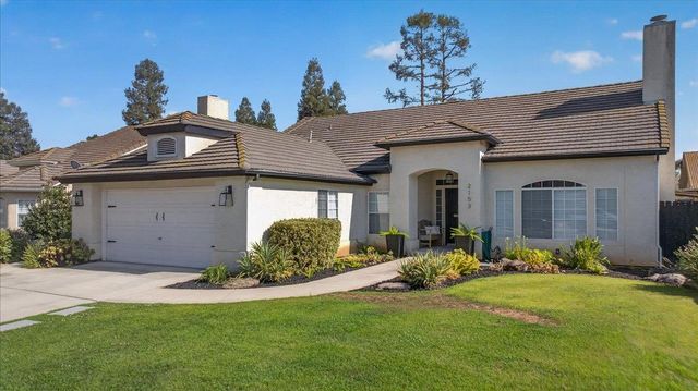 2153 E Ryan Avenue, Fresno, CA 93720