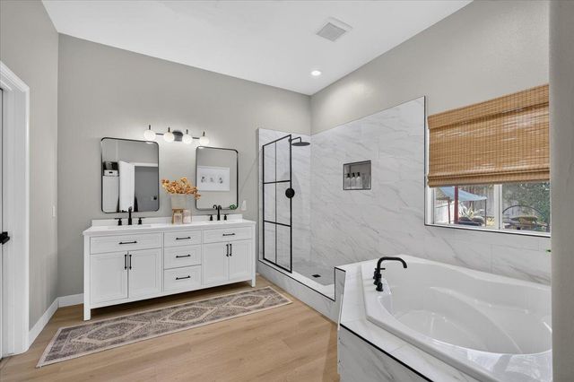2153 E Ryan Avenue, Fresno, CA 93720