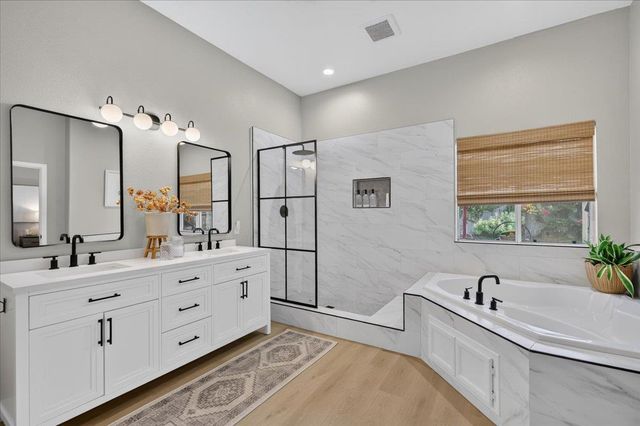 2153 E Ryan Avenue, Fresno, CA 93720