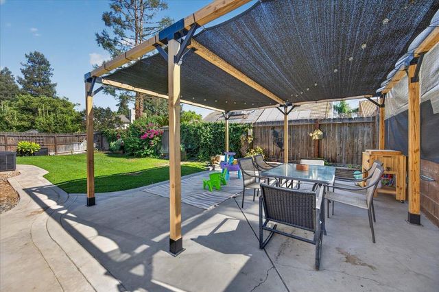 2153 E Ryan Avenue, Fresno, CA 93720