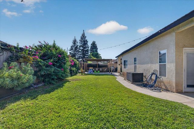 2153 E Ryan Avenue, Fresno, CA 93720