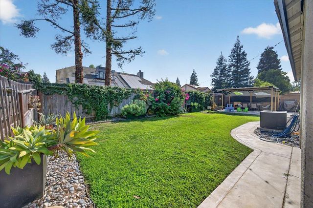 2153 E Ryan Avenue, Fresno, CA 93720