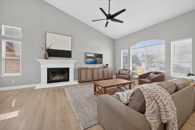 2153 E Ryan Avenue, Fresno, CA 93720