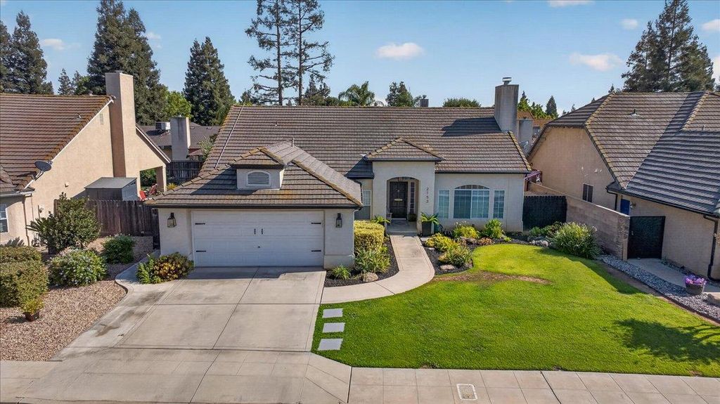 2153 E Ryan Avenue, Fresno, CA 93720