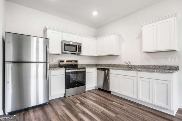 100 Saginaw Court, Locust Grove, GA 30248