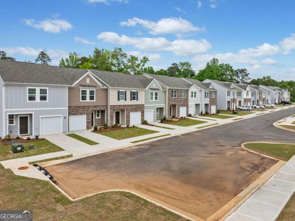 100 Saginaw Court, Locust Grove, GA 30248