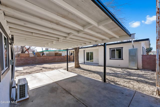 45318 Gadsden Avenue, Lancaster, CA 93534