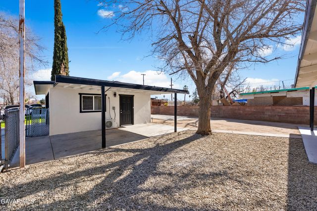 45318 Gadsden Avenue, Lancaster, CA 93534