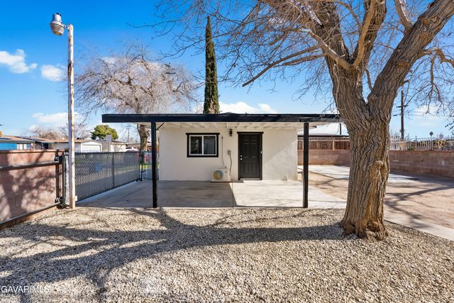 45318 Gadsden Avenue, Lancaster, CA 93534