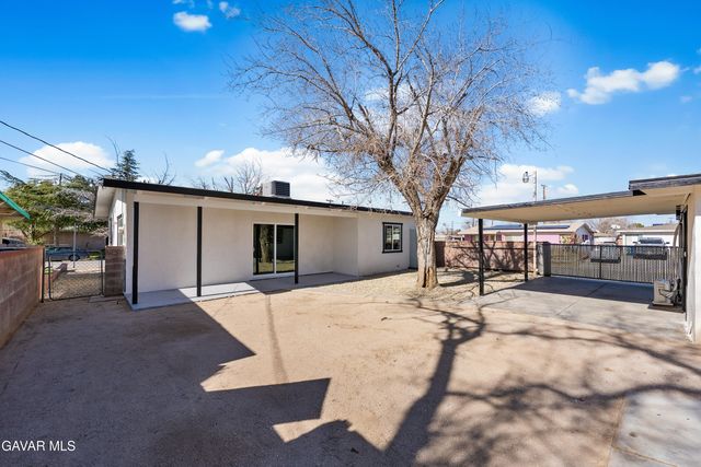 45318 Gadsden Avenue, Lancaster, CA 93534