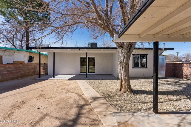 45318 Gadsden Avenue, Lancaster, CA 93534