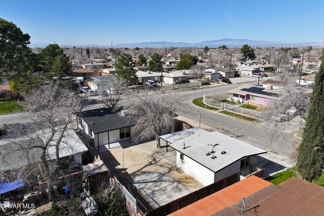 45318 Gadsden Avenue, Lancaster, CA 93534