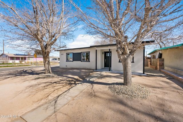 45318 Gadsden Avenue, Lancaster, CA 93534