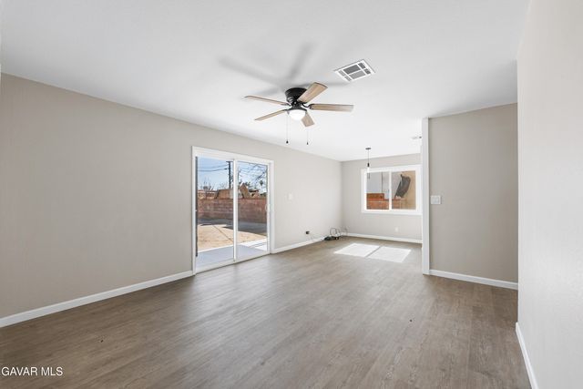 45318 Gadsden Avenue, Lancaster, CA 93534