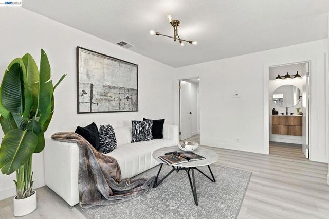 42 Southfield Ct, San Jose, CA 95138