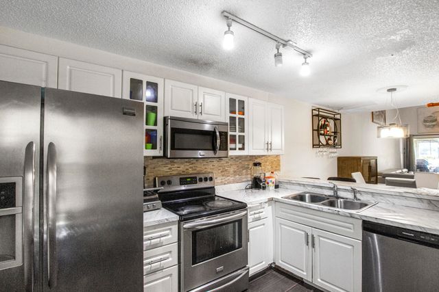 1905 MAPLEWOOD Drive, Greenacres, FL 33415