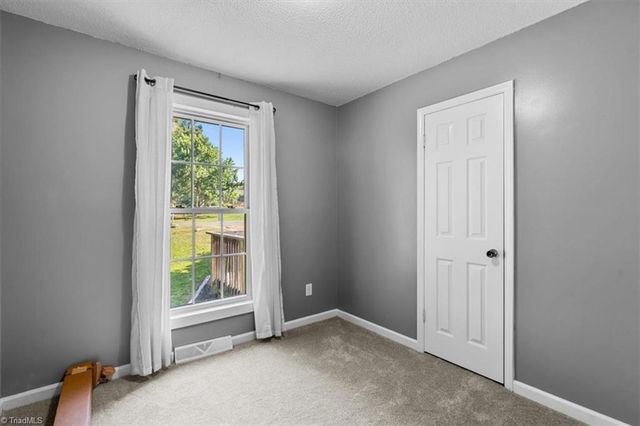 215 Midbrook Run, Lexington, NC 27295