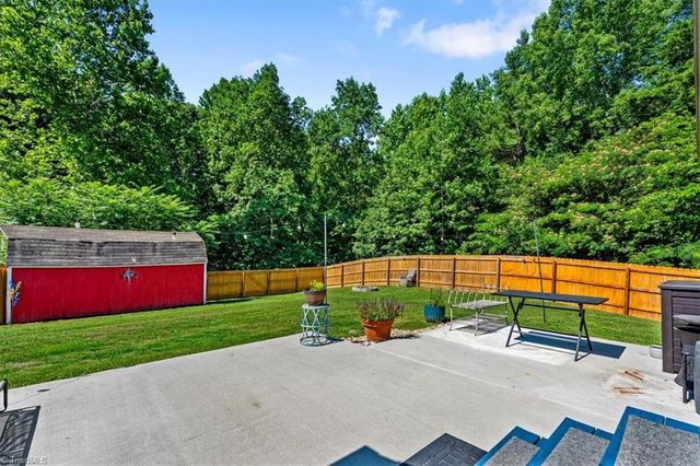 215 Midbrook Run, Lexington, NC 27295