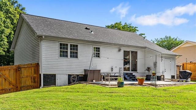 215 Midbrook Run, Lexington, NC 27295