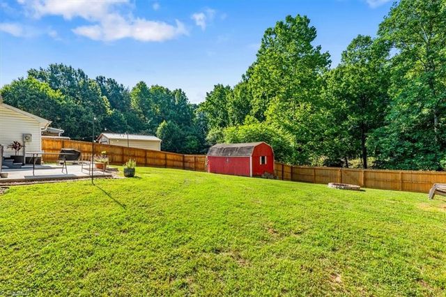 215 Midbrook Run, Lexington, NC 27295