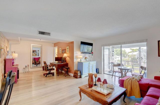 25 SE 13th Street C5, Boca Raton, FL 33432