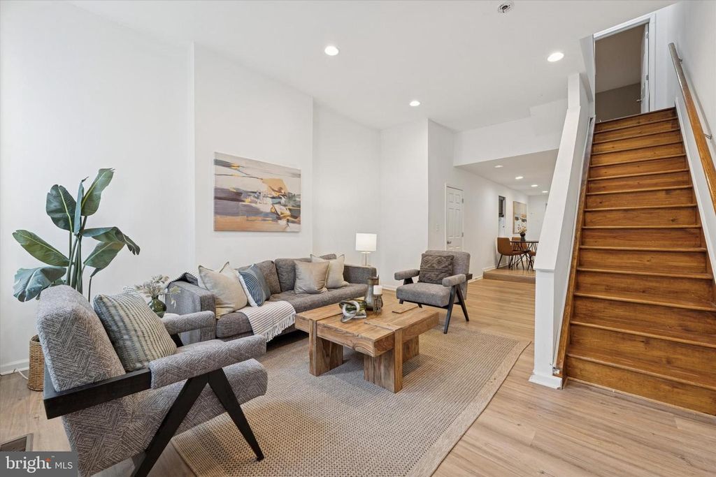 2126 N 8TH ST, Philadelphia, PA 19122