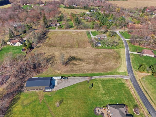 7036 Rea Vl Lane, Almont, MI 48003