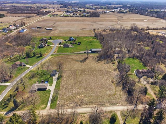 7036 Rea Vl Lane, Almont, MI 48003