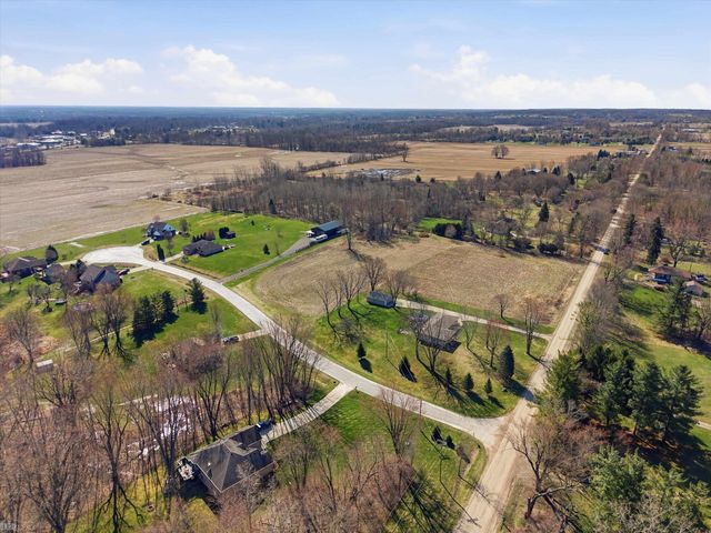 7036 Rea Vl Lane, Almont, MI 48003