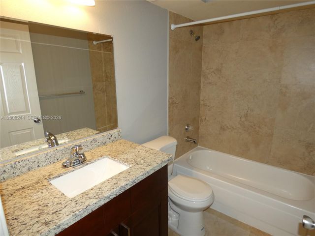 2420 NW 33rd St 1004, Oakland Park, FL 33309
