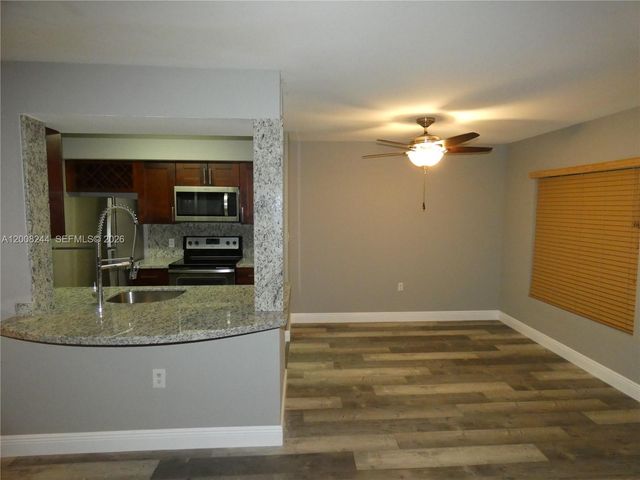2420 NW 33rd St 1004, Oakland Park, FL 33309