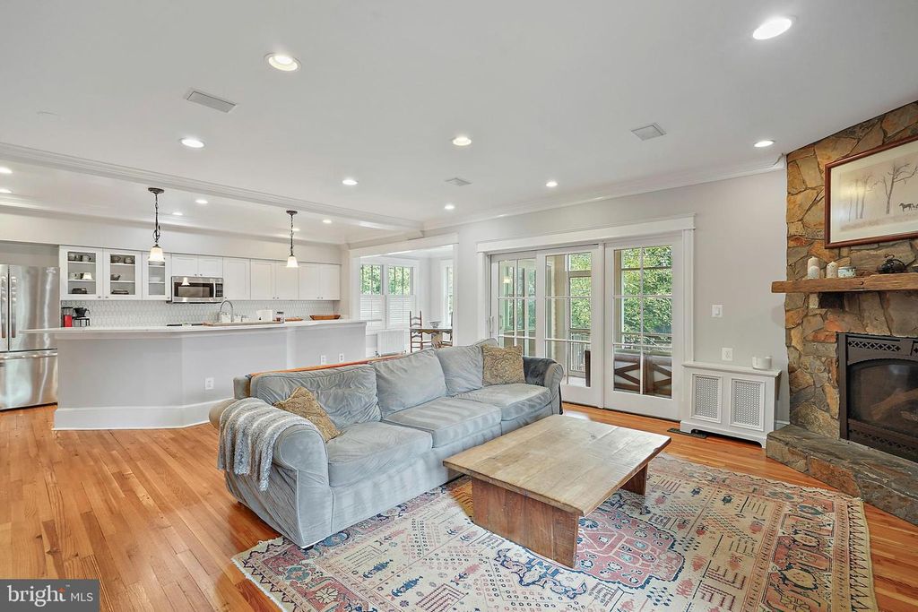 1503 RUSSELL ROAD, Alexandria, VA 22301