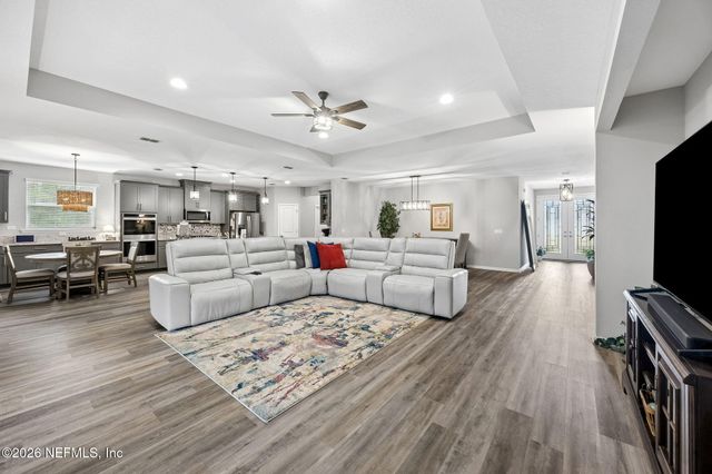 692 SYCAMORE Way, Orange Park, FL 32073