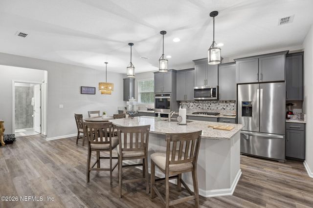 692 SYCAMORE Way, Orange Park, FL 32073