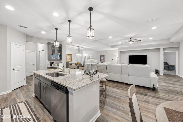 692 SYCAMORE Way, Orange Park, FL 32073