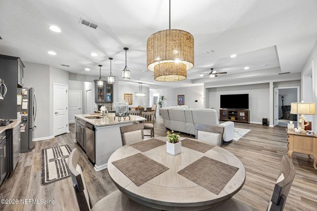 692 SYCAMORE Way, Orange Park, FL 32073