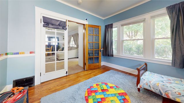 4045 11th Place, Des Moines, IA 50313