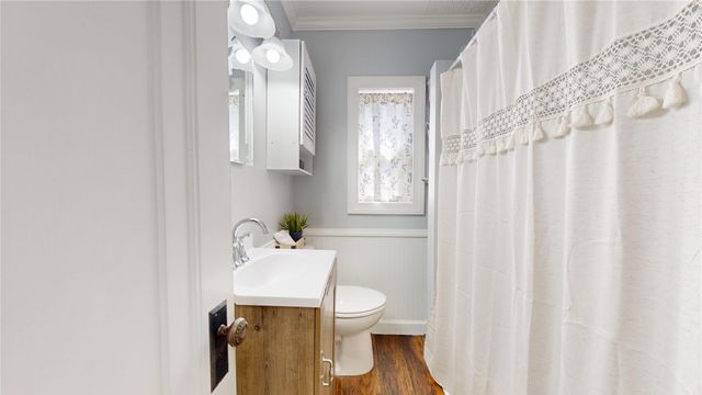4045 11th Place, Des Moines, IA 50313