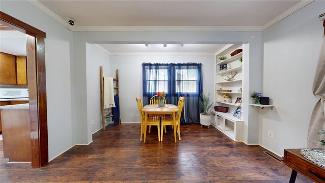 4045 11th Place, Des Moines, IA 50313