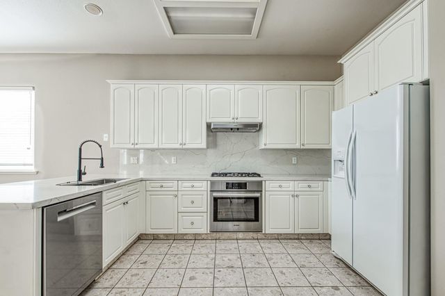 2140 W Rue St Michel, Fresno, CA 93711