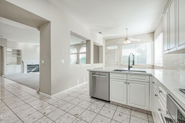 2140 W Rue St Michel, Fresno, CA 93711