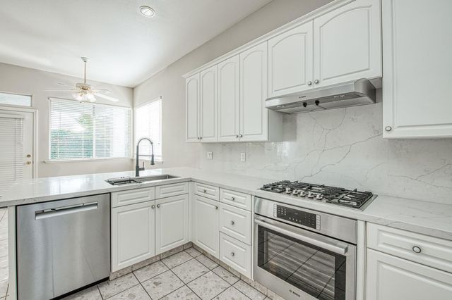 2140 W Rue St Michel, Fresno, CA 93711