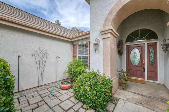 2140 W Rue St Michel, Fresno, CA 93711