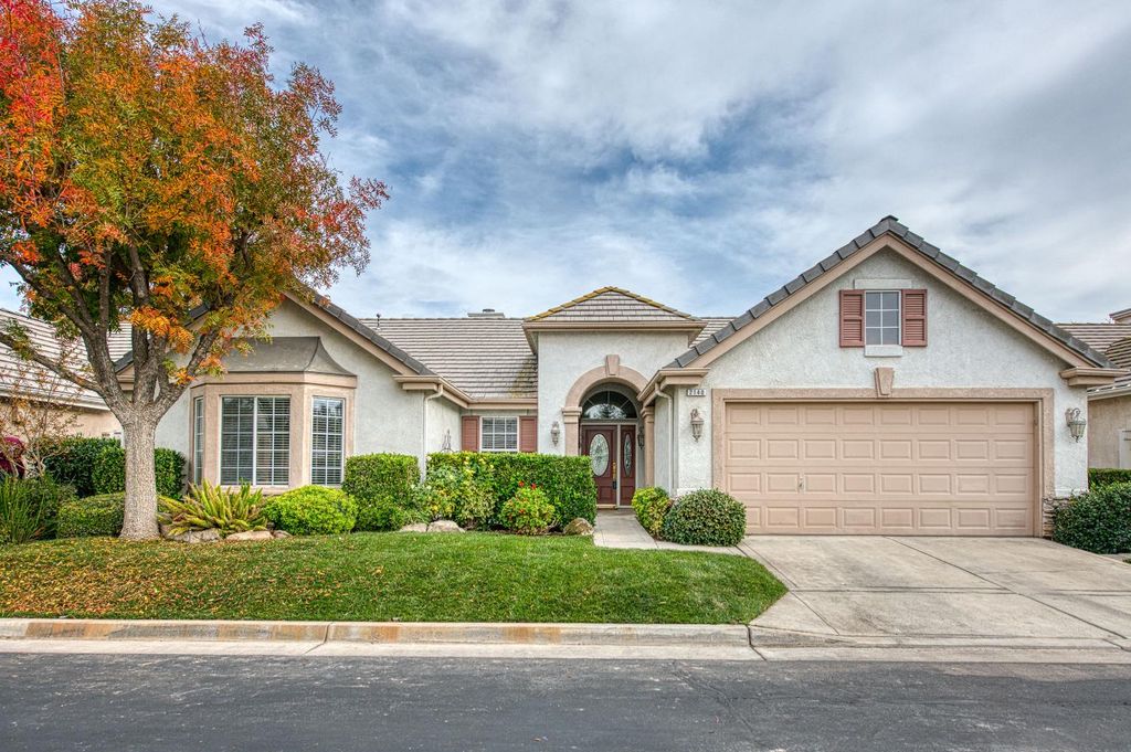 2140 W Rue St Michel, Fresno, CA 93711