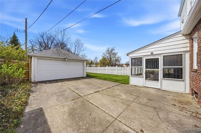 1 Colvinhurst Drive, Tonawanda, NY 14223