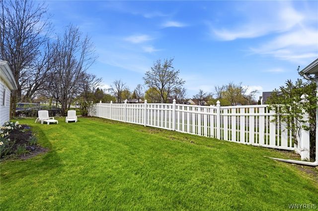 1 Colvinhurst Drive, Tonawanda, NY 14223