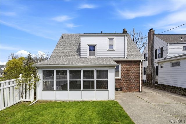 1 Colvinhurst Drive, Tonawanda, NY 14223